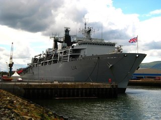 'HMS_Albion'_in_Belfast_-_geograph.org.uk_-_485137.jpg