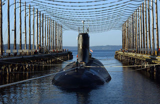 640px-USS_Jimmy_Carter_being_depermed_2.jpg