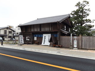 800px-Kinokuniya,_Former_Inn_at_Arai-juku,_Kosai_city.jpg