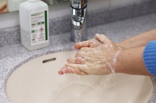 wash-hands-4906750_1920.jpg