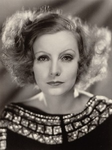 O^EK{greta-garbo-398405_1280.jpg