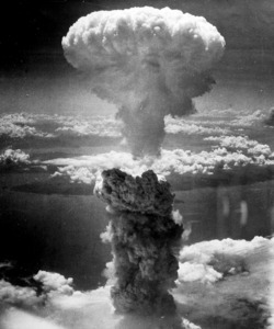 atomic-bomb-398277_1280.jpg