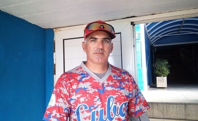 Alexis-Mart?nez-manager-equipo-cuba-juvenil.jpg