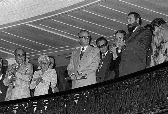 Armando-Hart-Fidel-Castro-Blas-Roca-Gala-inaugural-VI-Festival-Internacional-Ballet.jpg