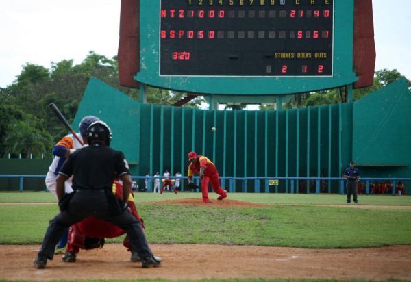 Beisbol-Gallos-vs-Cocodrilos.jpg