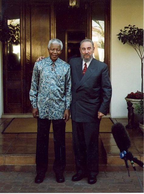 Fidel-Castro-y-Nelson-Mandela-11.jpg