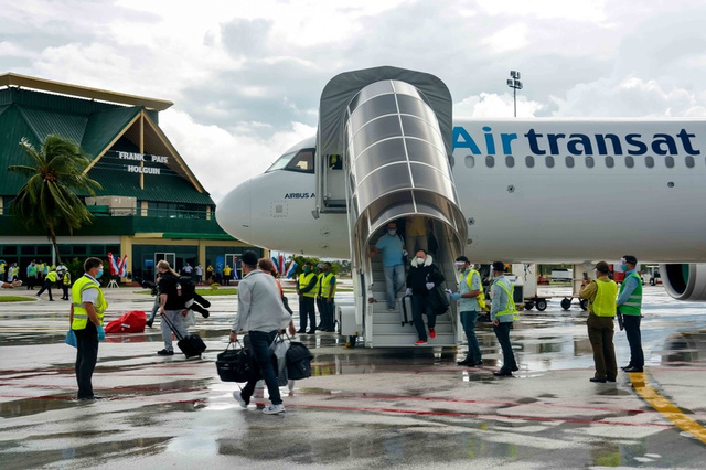 aeropuerto-holguin-airtransat.jpg