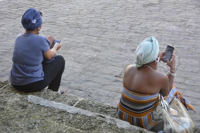 celular-en-cuba.jpg