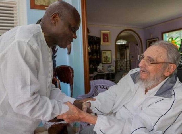 fidel-castro--presidente-de-guinea-bissau.JPG