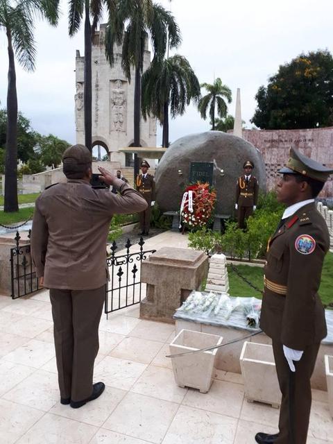 homenaje-fidel-cementerio5.jpg