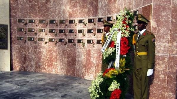 homenaje-haydee-santamaria-cementerio-santa-efigenia.jpg