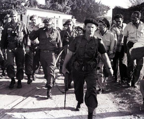 jose-ramon-Fernández-y-Fidel-en-Playa-Girón.jpg