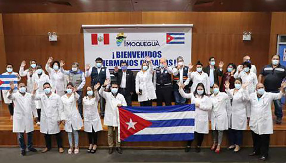 medicos-cubanos-perú.jpg
