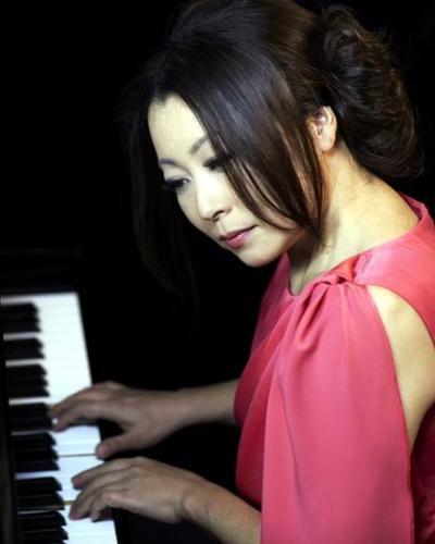 mine-kawakami-pianista-japonesa.jpg