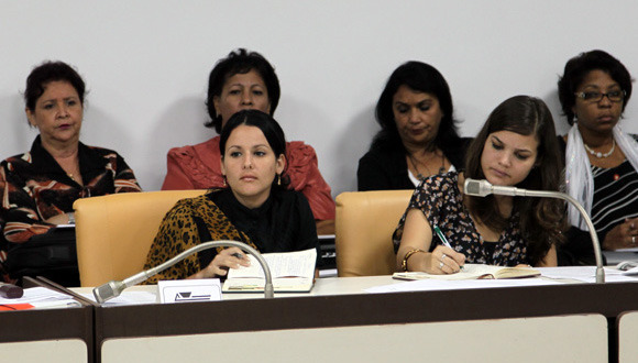 mujeres-cuba-parlamento.jpg