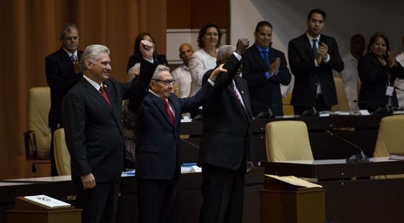 raul-castro-migueldiaz-lazo-proclamacion-constitucion.jpg