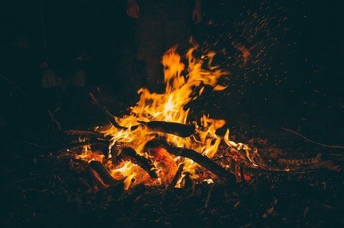 bonfire-1835829_640.jpg