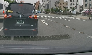 01 歩行者優先宣言タクシー-01.jpg
