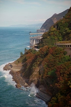 280px-Hokuriku_Expressway_and_Route_8_Oyashirazu_Niigata_JPN_001.jpg