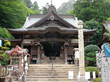 800px-Iozan-okuboji-main.JPG